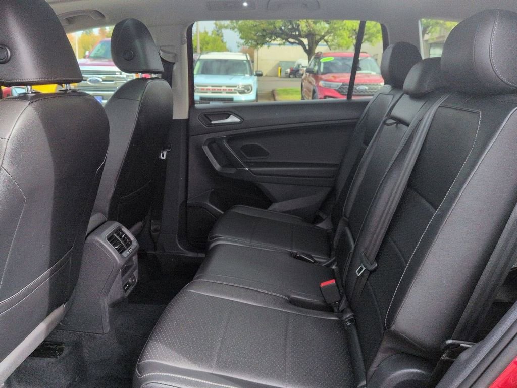 Used 2020 Volkswagen Tiguan SEL w/ 3rd Row Seat Package AWD/4WD image 25
