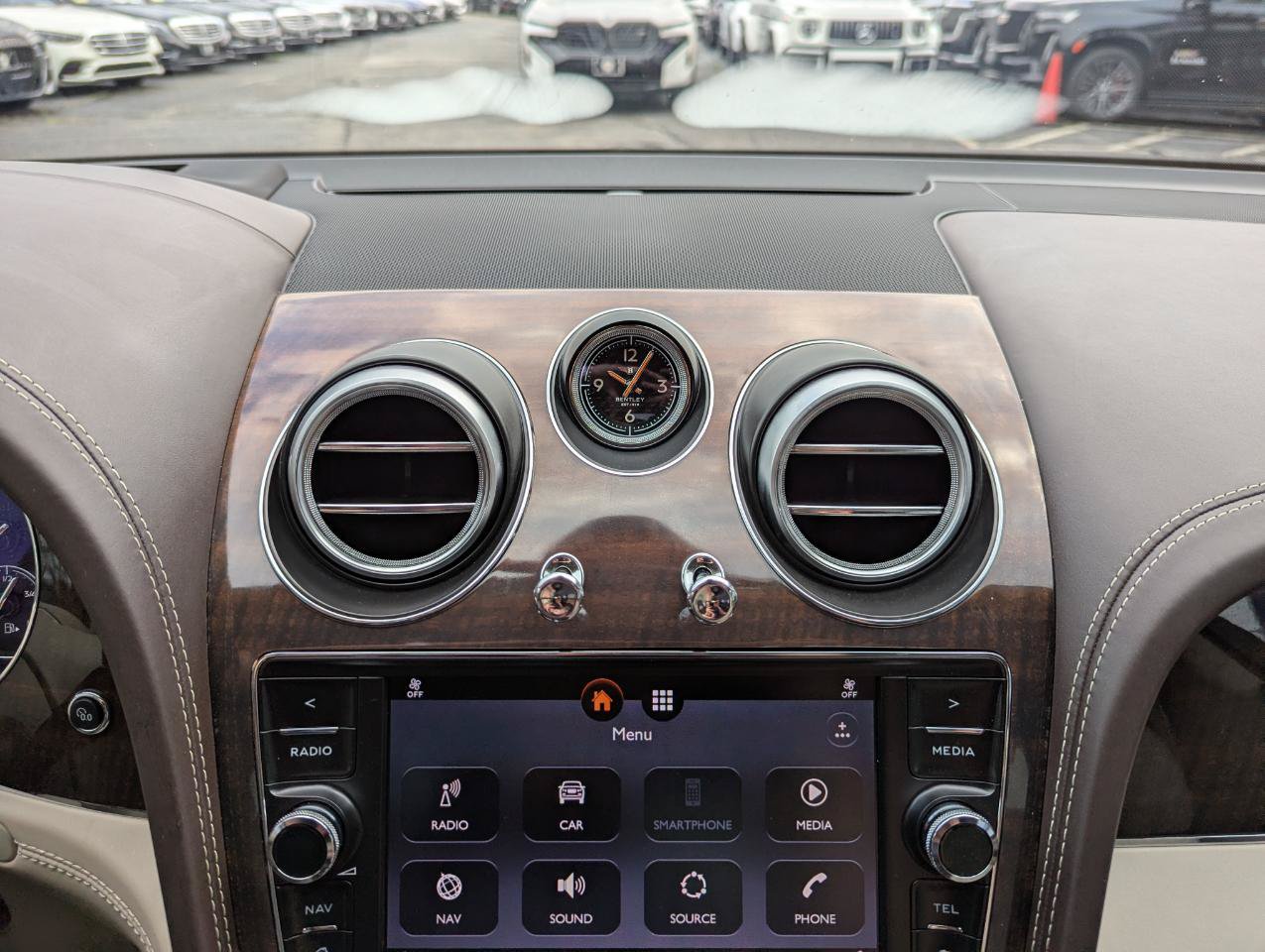 Used 2020 Bentley Bentayga AWD/4WD image 22