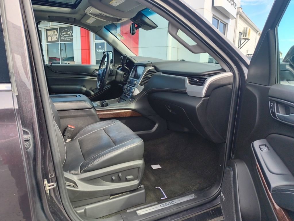 Used 2017 GMC Yukon XL SLT w/ Open Road Package image 17