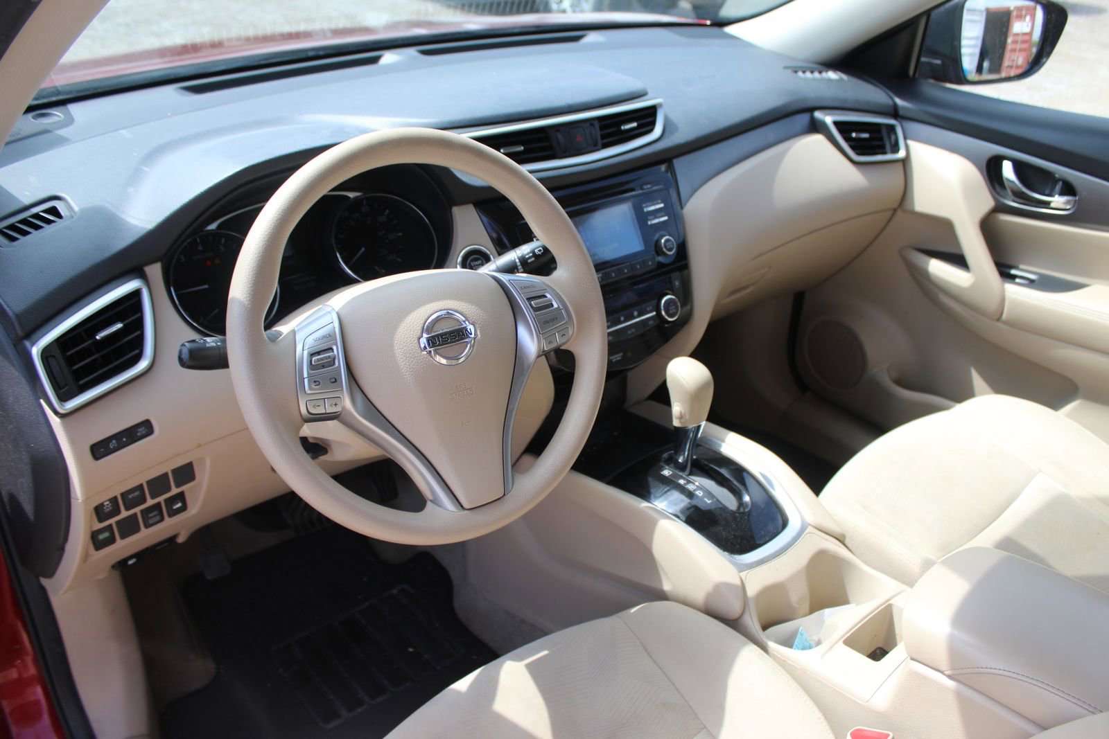 Used 2015 Nissan Rogue SV image 10