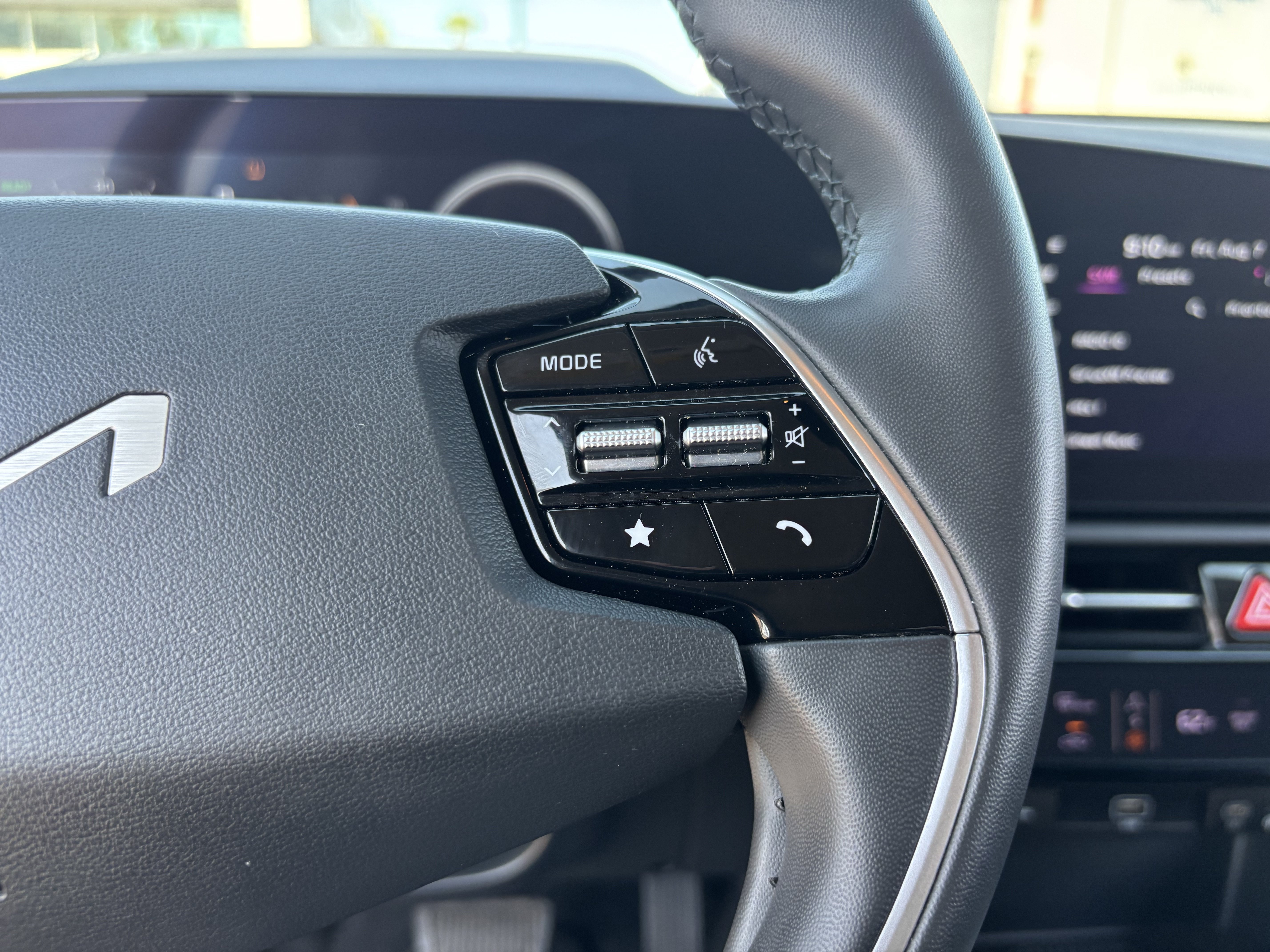 Certified 2023 Kia Niro Wind FWD image 26