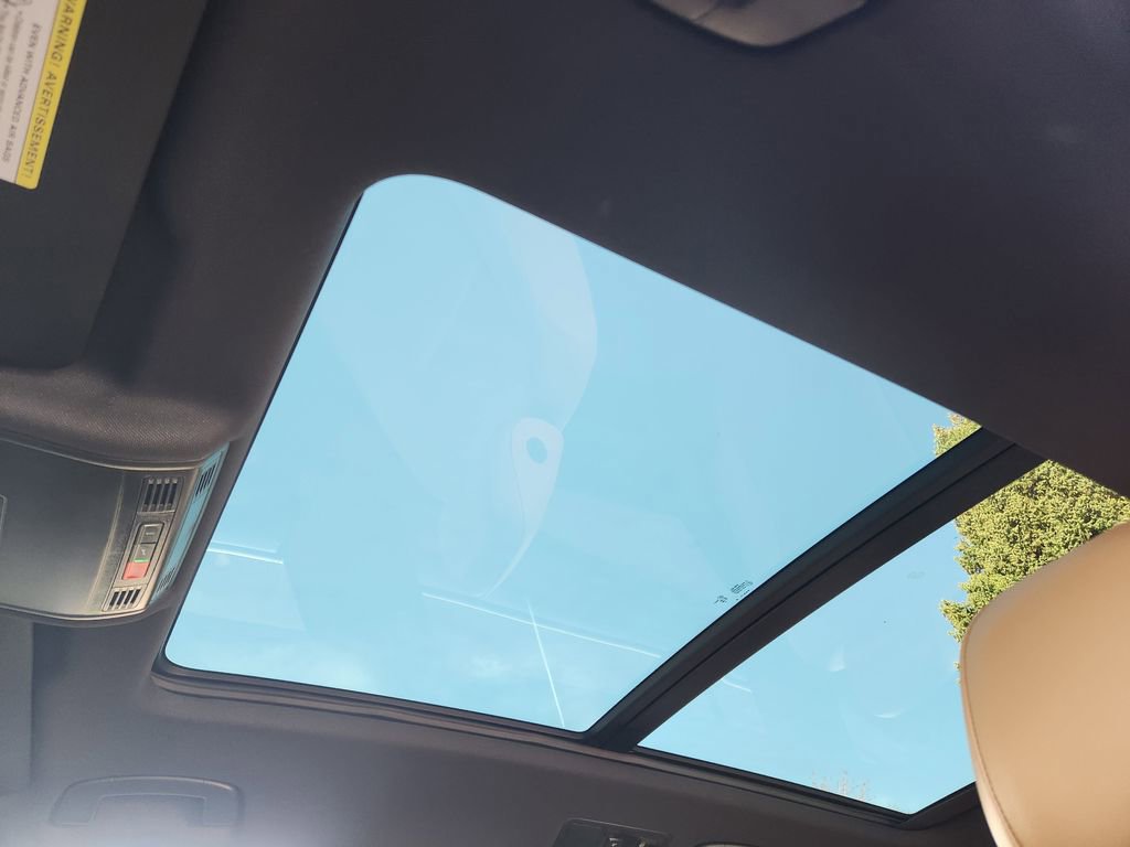 Certified 2024 Volkswagen Tiguan SE image 10