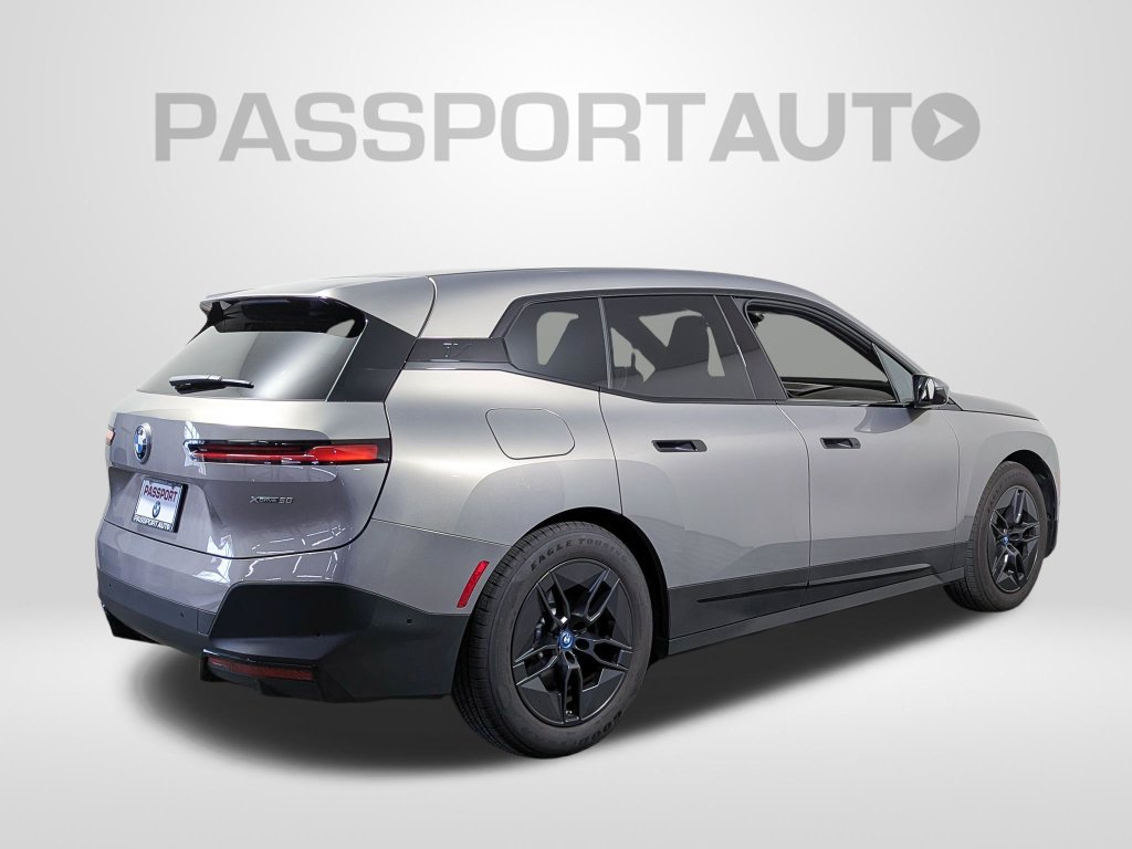 Used 2025 BMW iX xDrive50 w/ Premium Package AWD/4WD image 7