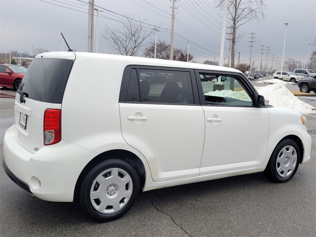 Used 2014 Scion xB image 3