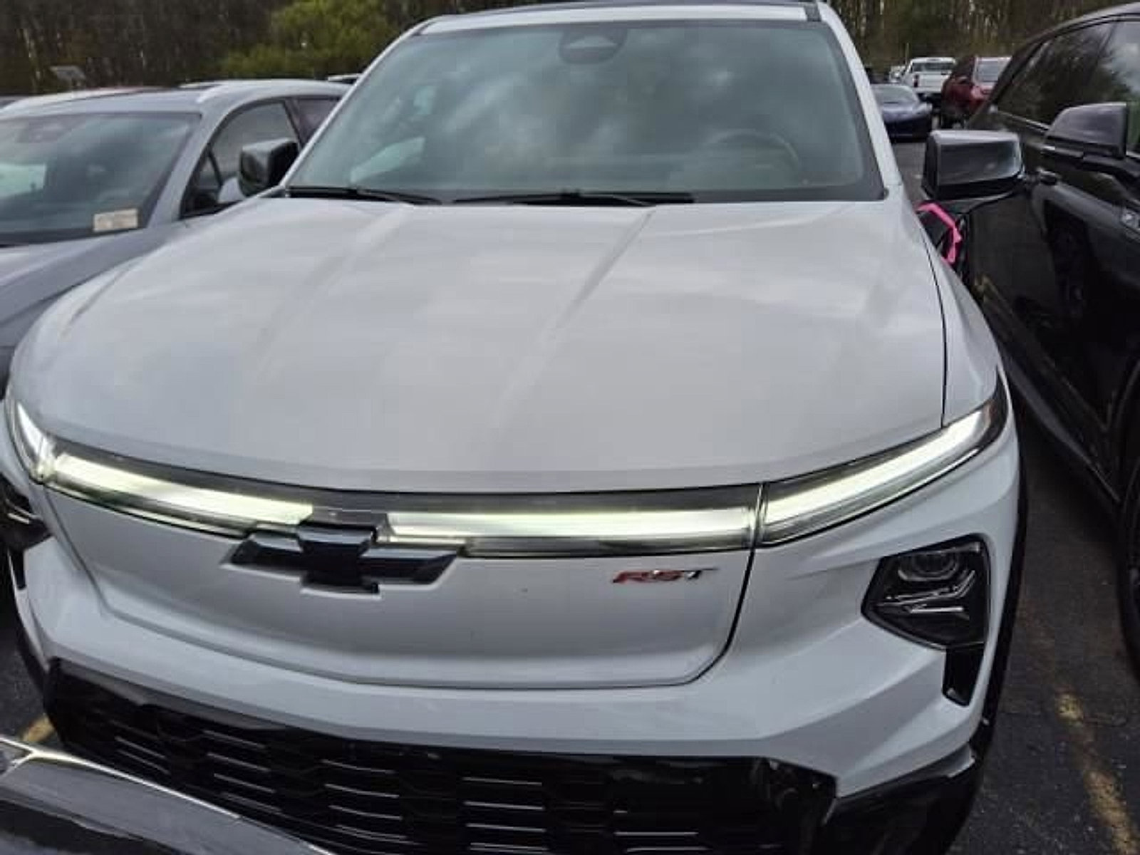 Used 2025 Chevrolet Silverado EV RST AWD/4WD image 2