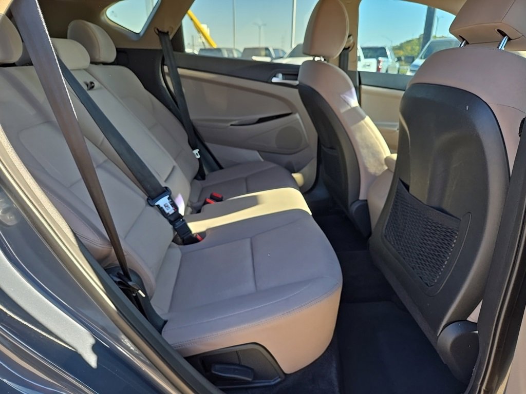 Used 2020 Hyundai Tucson SE image 16