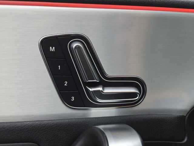 Used 2025 Mercedes-Benz CLA 250 4MATIC image 9