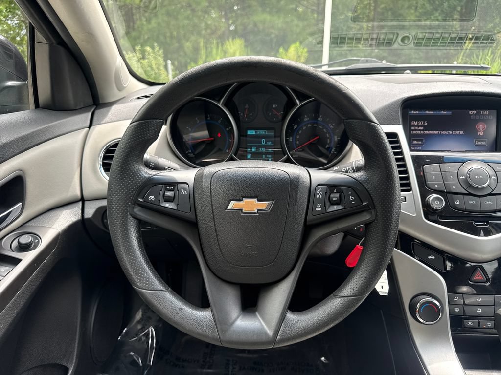 Used 2015 Chevrolet Cruze LT w/ Technology Package FWD image 19