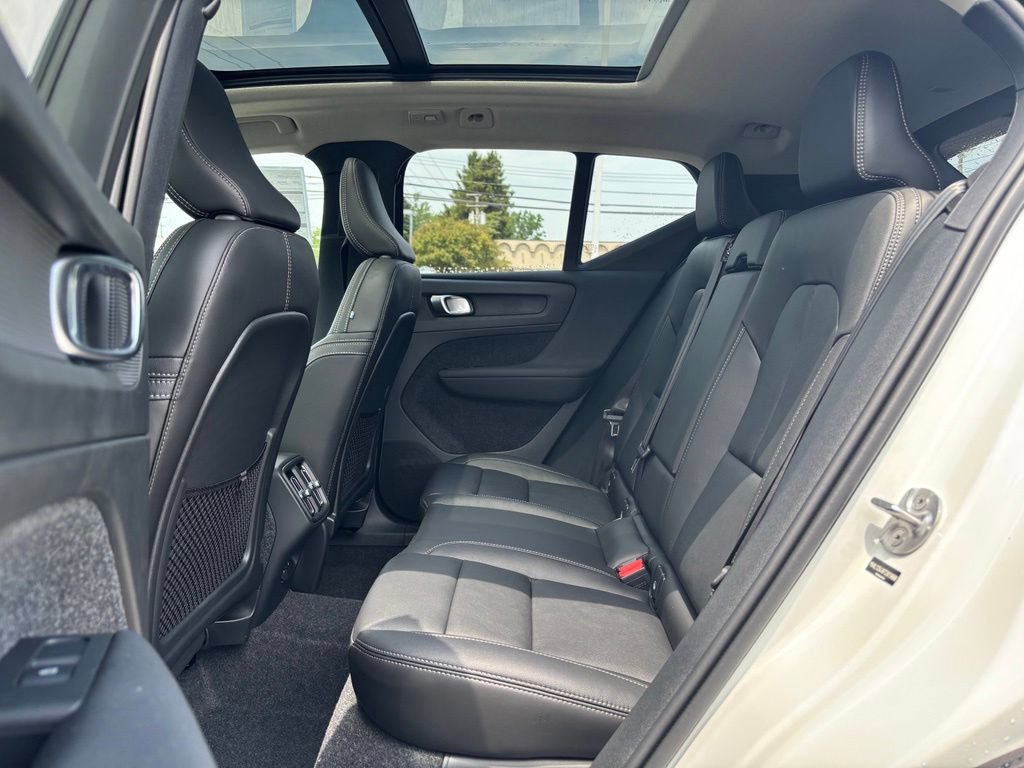 New 2026 Volvo XC40 B5 Core w/ Protection Package Premier AWD/4WD image 16