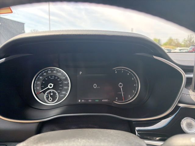 Used 2025 Genesis G70 2.5T image 31