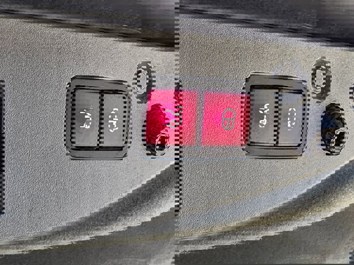 Used 2012 Mercedes-Benz SL 550 image 52