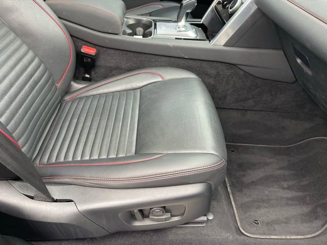 Used 2023 Land Rover Discovery Sport SE R-Dynamic image 14
