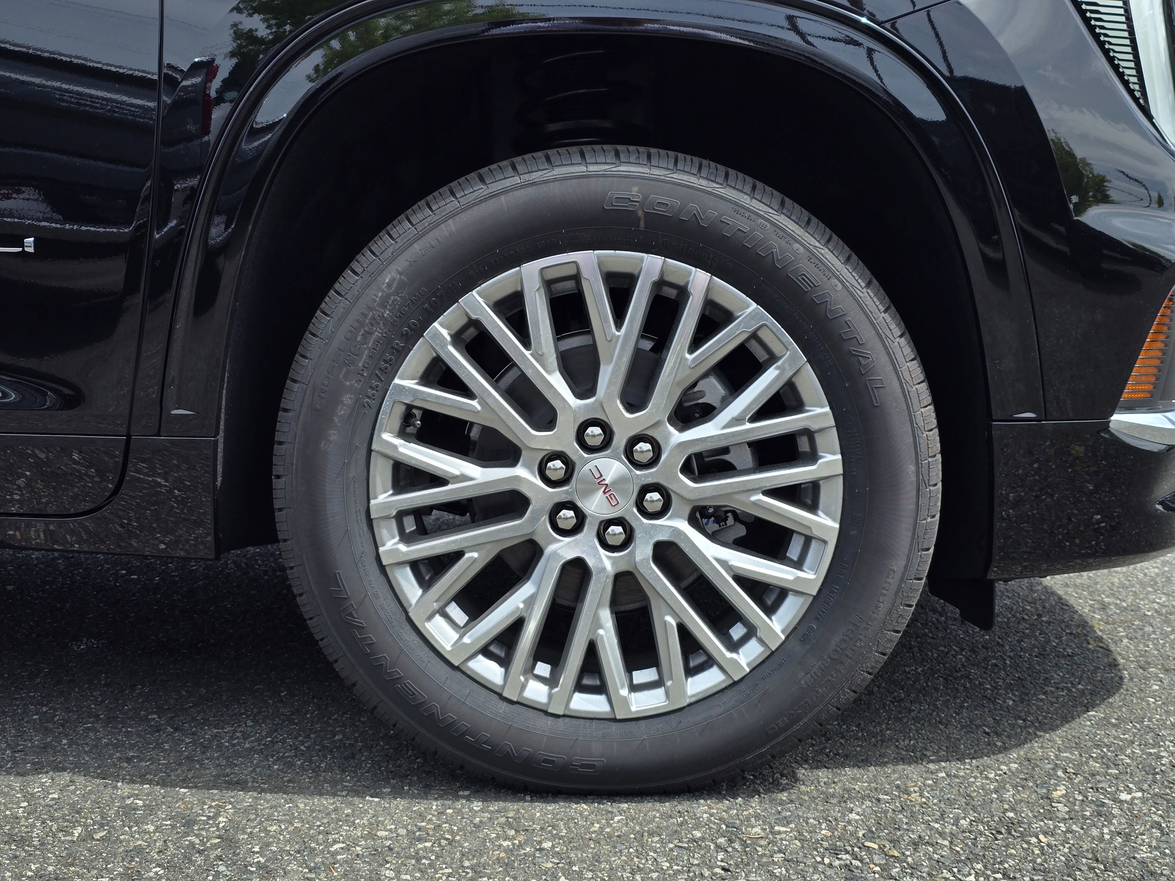 New 2025 GMC Acadia Denali image 9