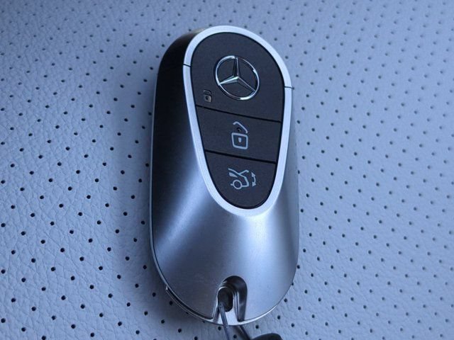 New 2026 Mercedes-Benz GLC 300 image 30