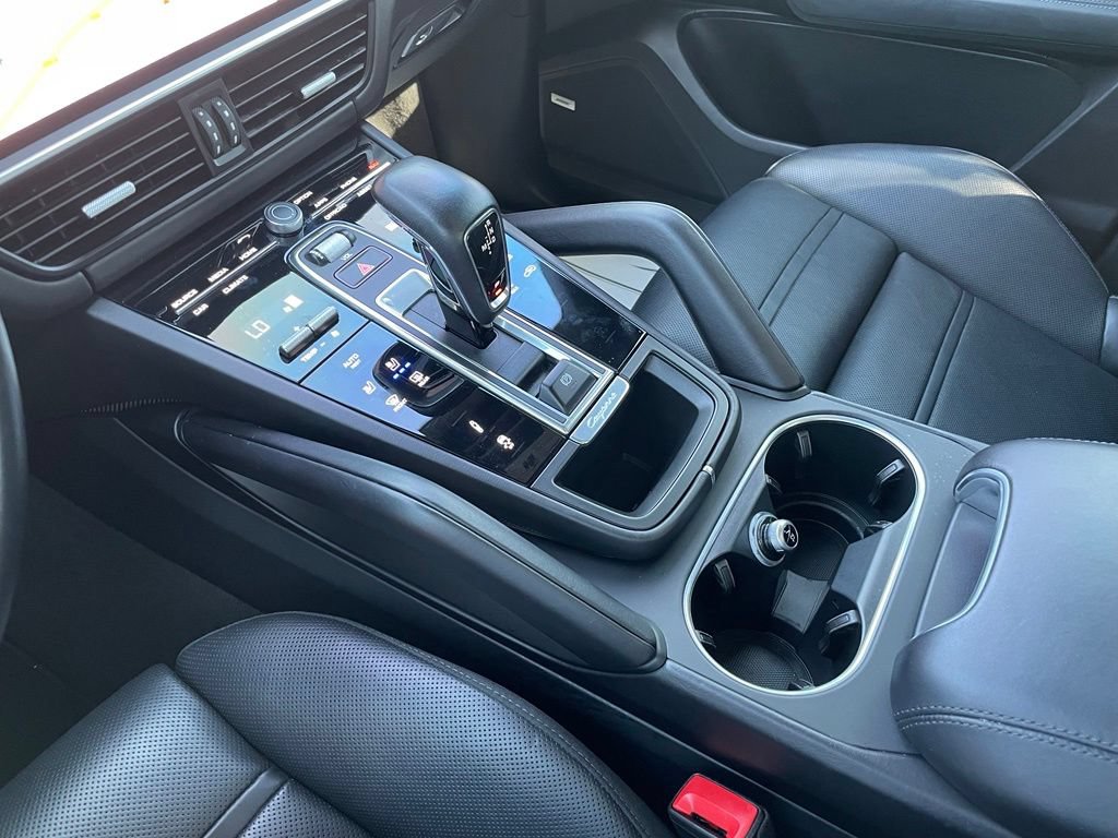 Used 2021 Porsche Cayenne GTS AWD/4WD image 19