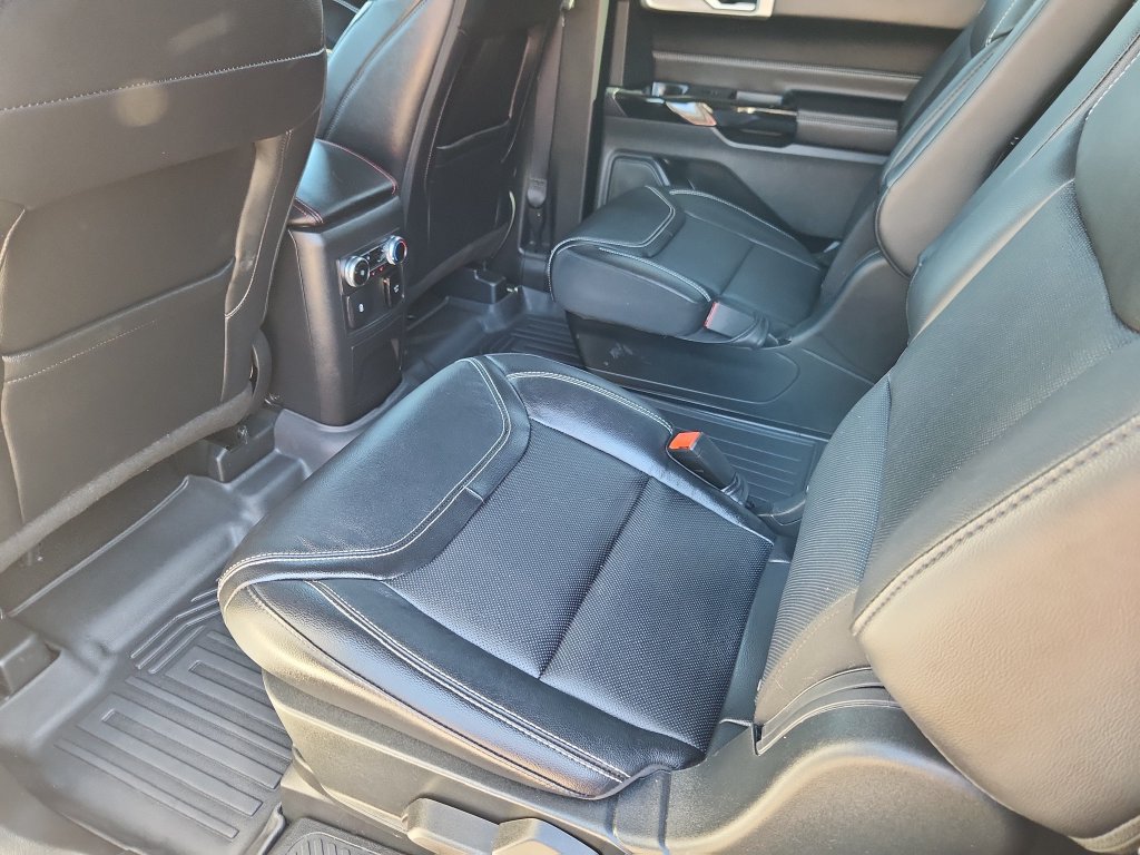 Used 2024 Ford Explorer ST w/ Equipment Group 401A AWD/4WD image 8