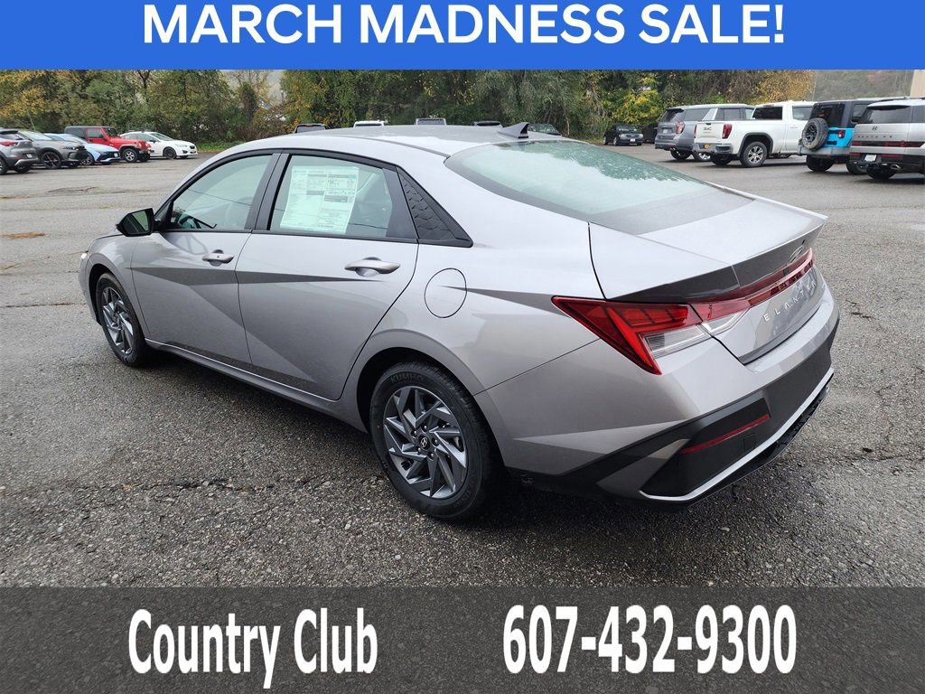 New 2025 Hyundai Elantra Blue image 6