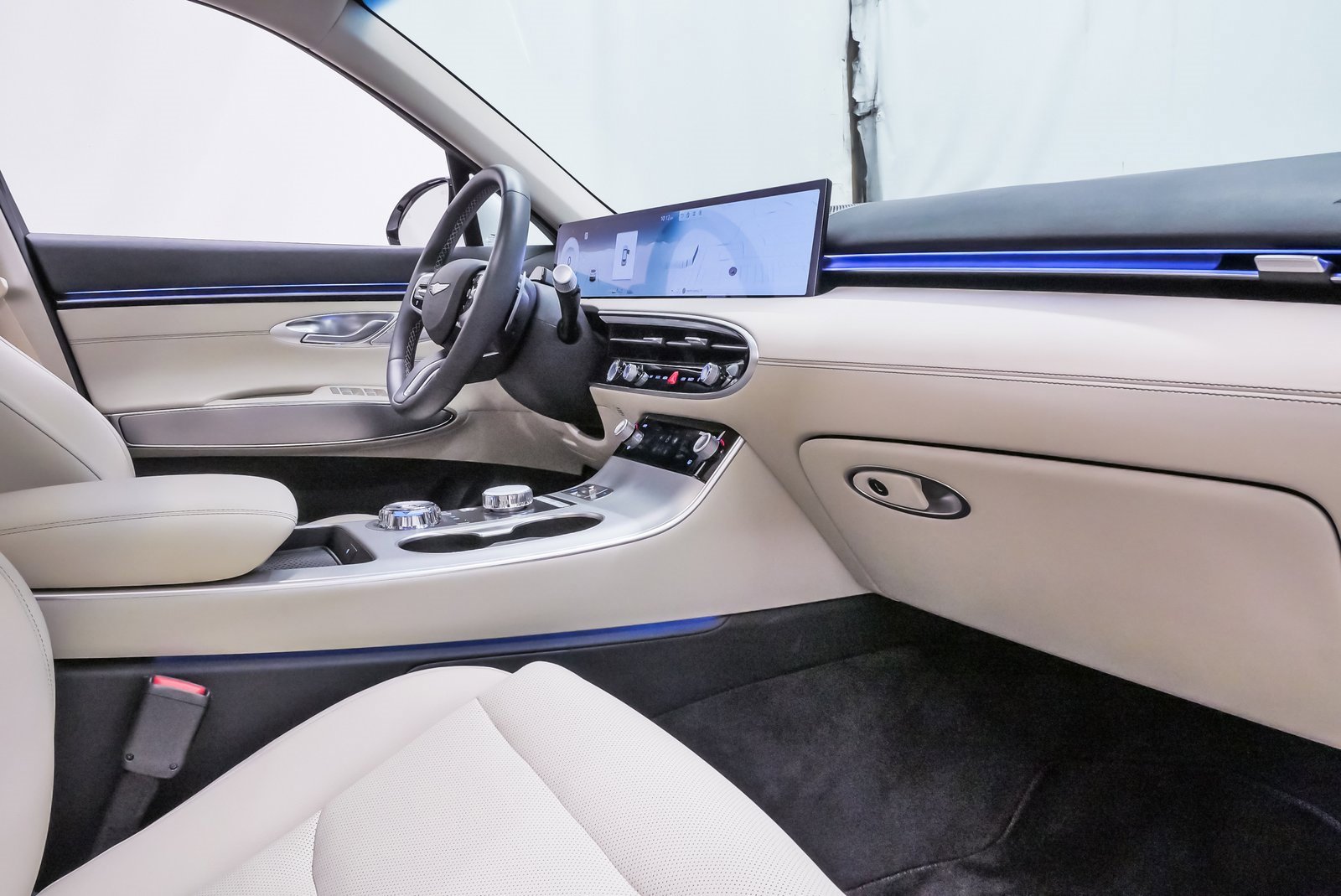 Certified 2026 Genesis GV70 2.5T Select image 13