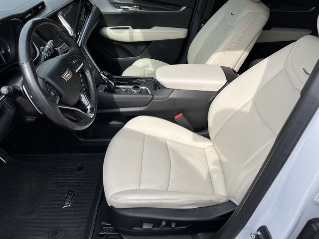 Used 2023 Cadillac XT6 Sport image 10