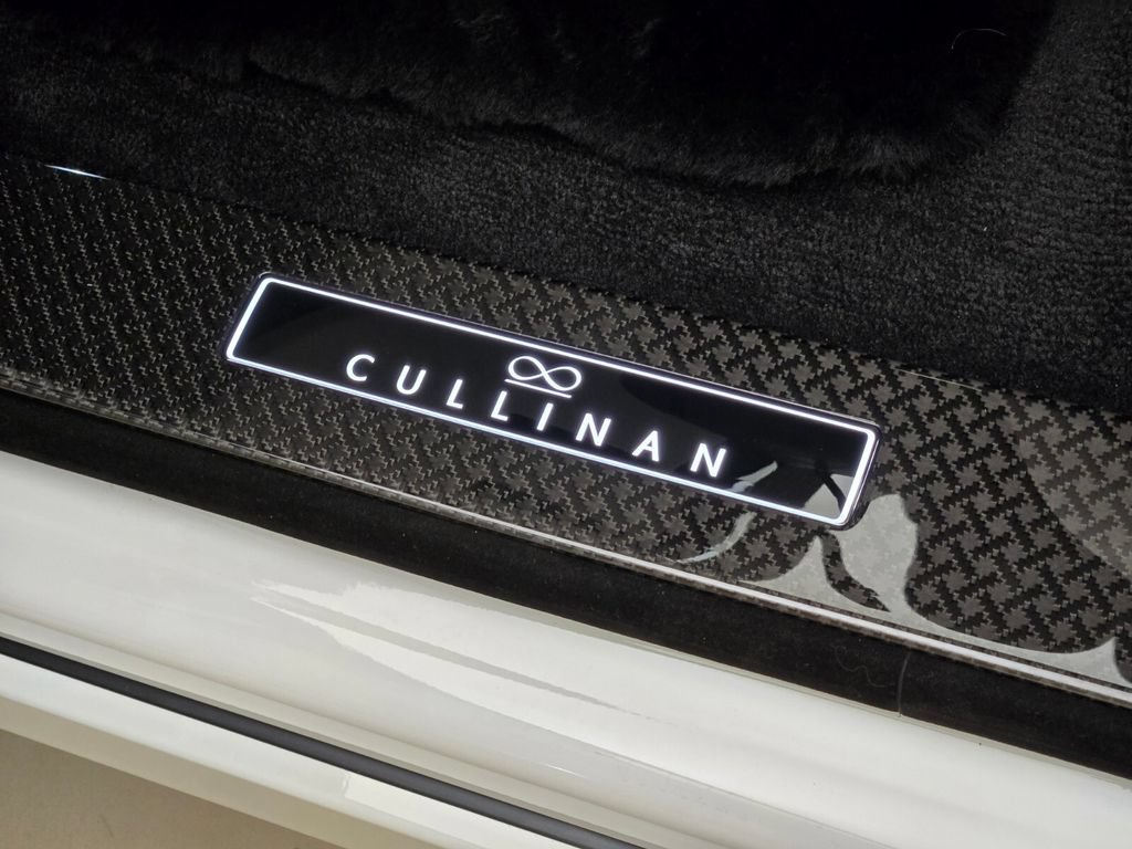 New 2027 Rolls-Royce Cullinan Black Badge AWD/4WD image 34