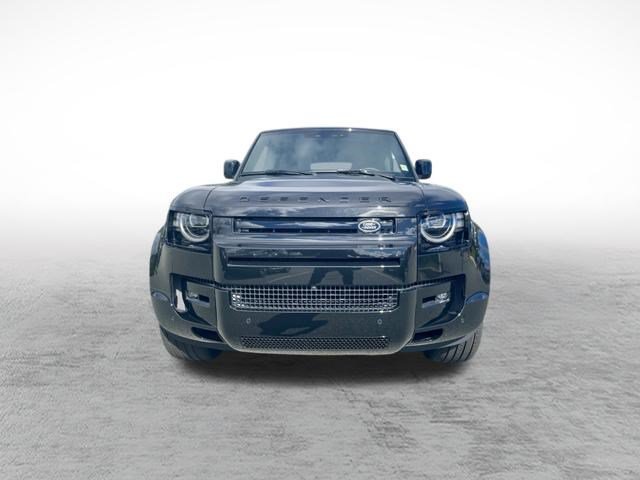 New 2026 Land Rover Defender 130 X-Dynamic SE AWD/4WD image 2