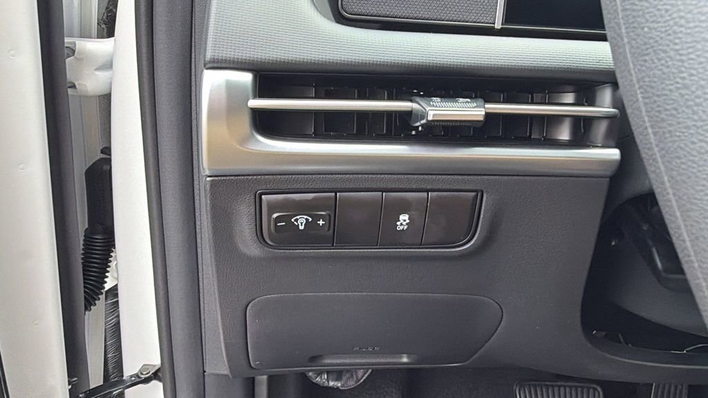 New 2026 Hyundai Tucson SE image 32