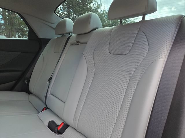 Used 2023 Hyundai Elantra Limited FWD image 9