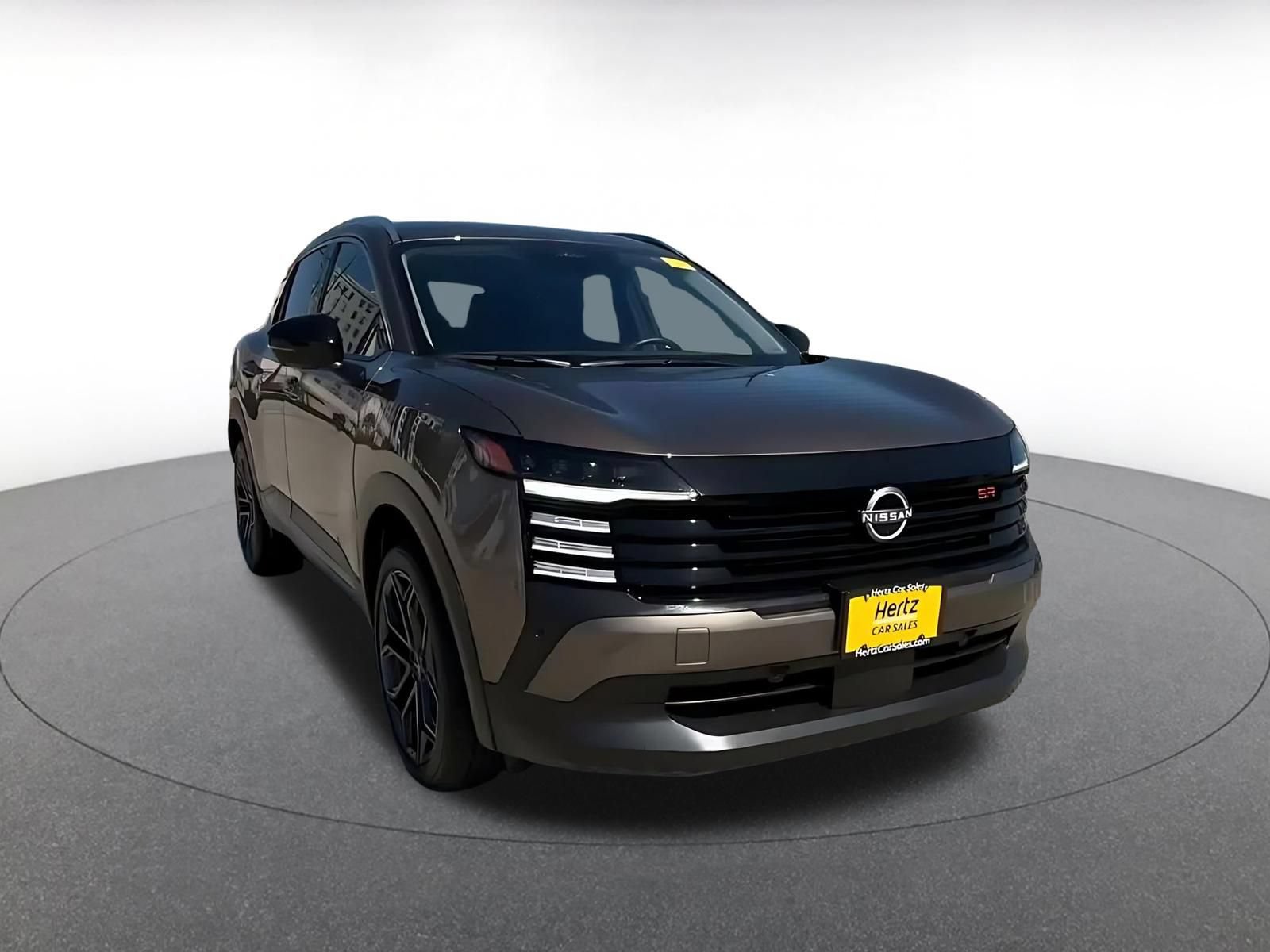 Used 2026 Nissan Kicks SR AWD/4WD image 3