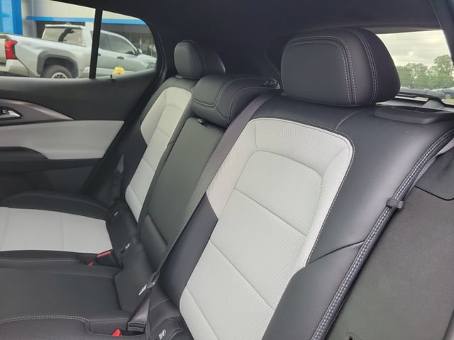 Certified 2025 Chevrolet Equinox EV LT FWD image 14