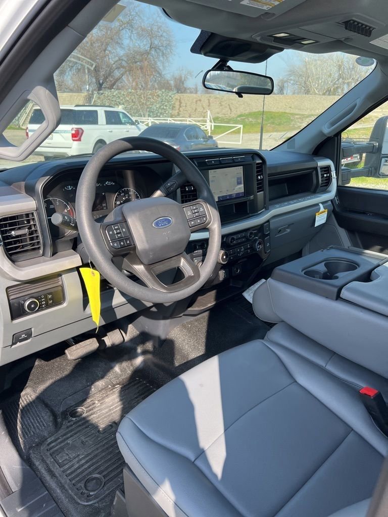 New 2024 Ford F550 4x4 Regular Cab Super Duty image 11