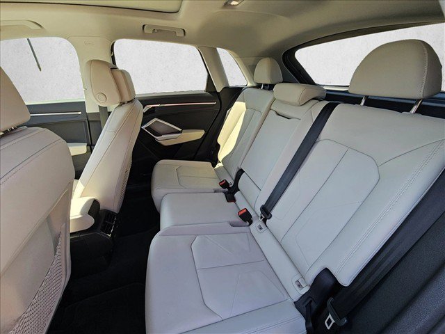 Certified 2024 Audi Q3 2.0T Premium w/ Convenience Package AWD/4WD image 15