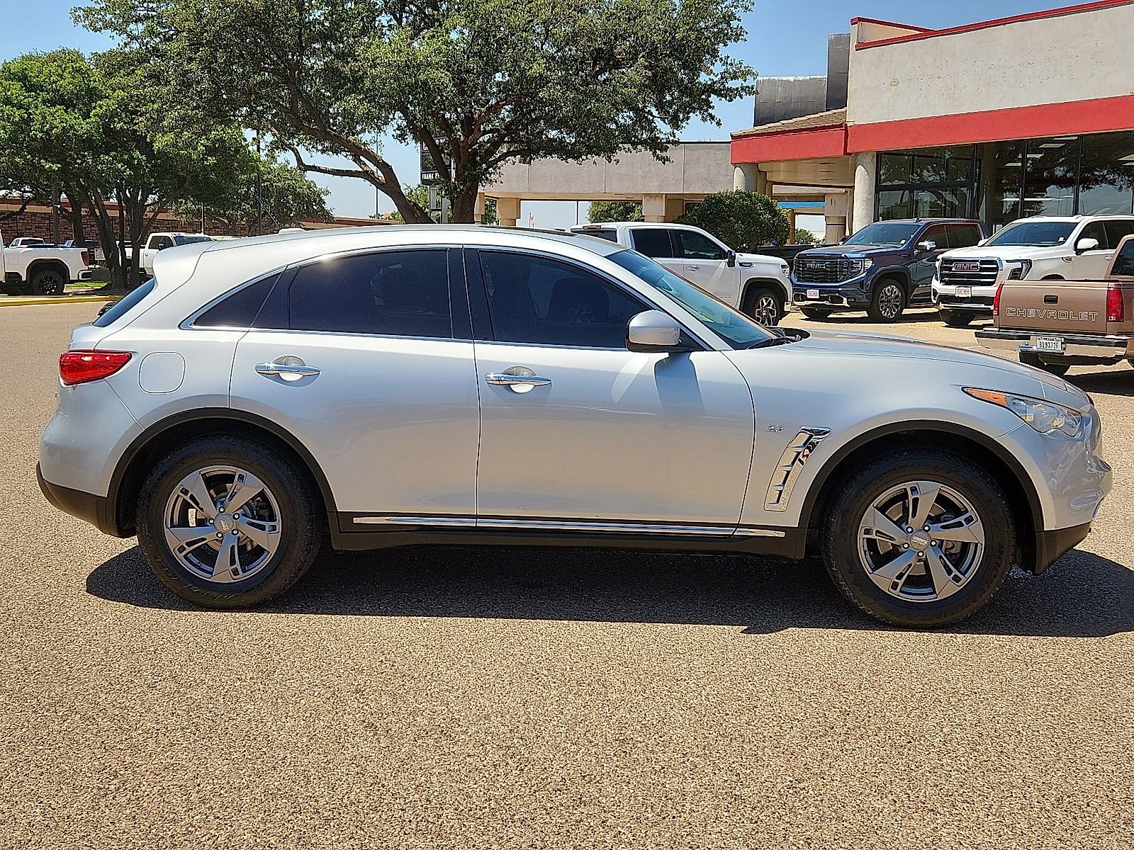 Used 2017 INFINITI QX70 AWD image 5