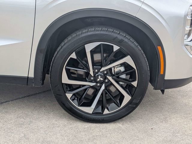 Used 2024 Mitsubishi Outlander SE AWD/4WD image 11
