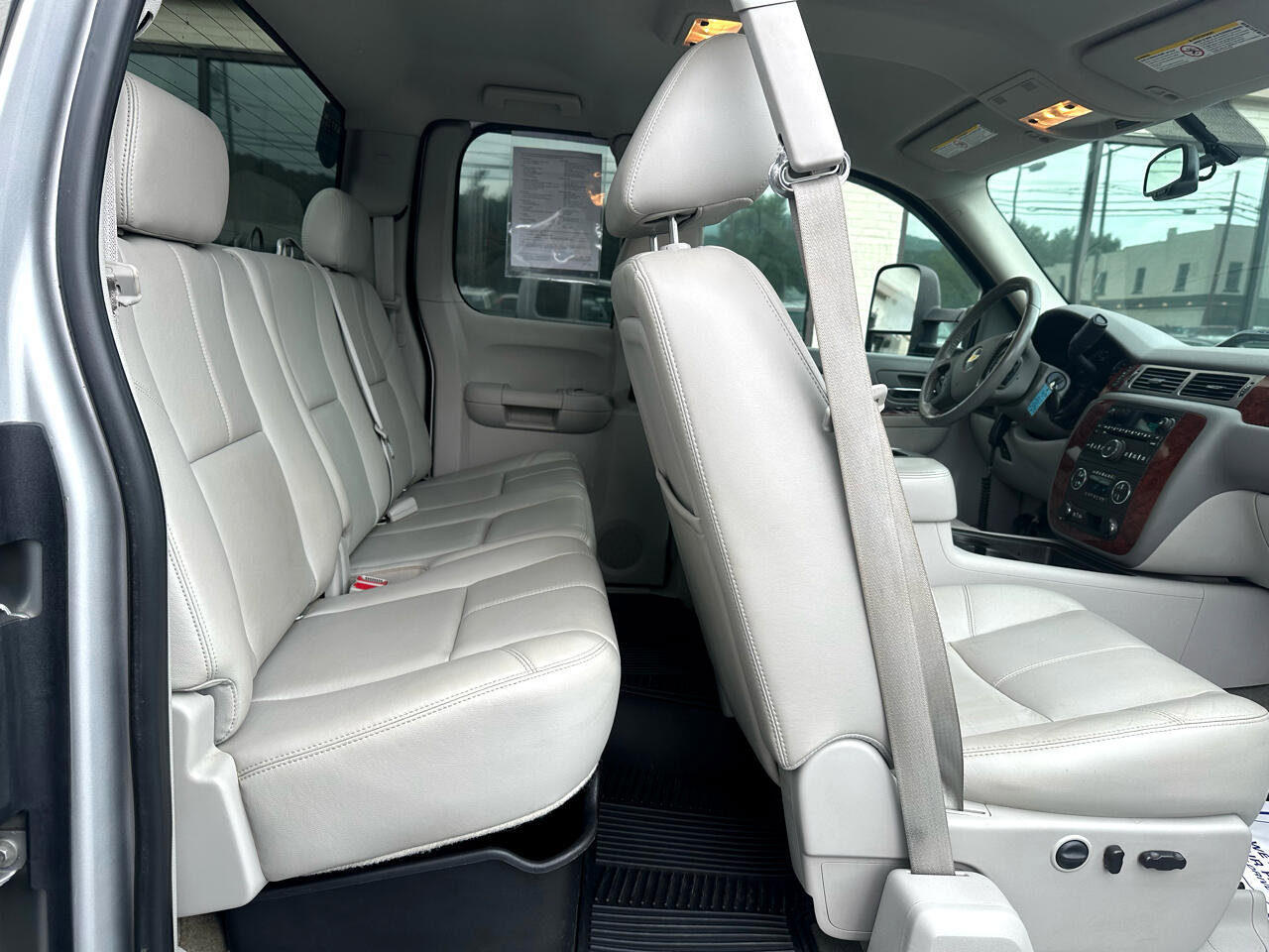 Used 2011 Chevrolet Silverado 3500 LTZ AWD/4WD image 15