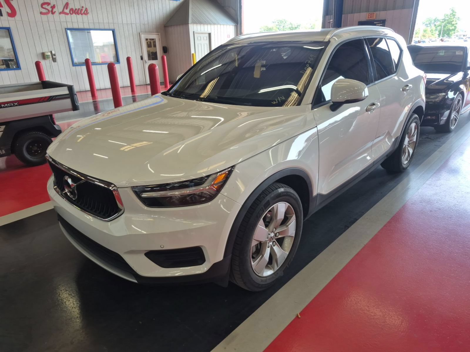Used 2020 Volvo XC40 T5 Momentum