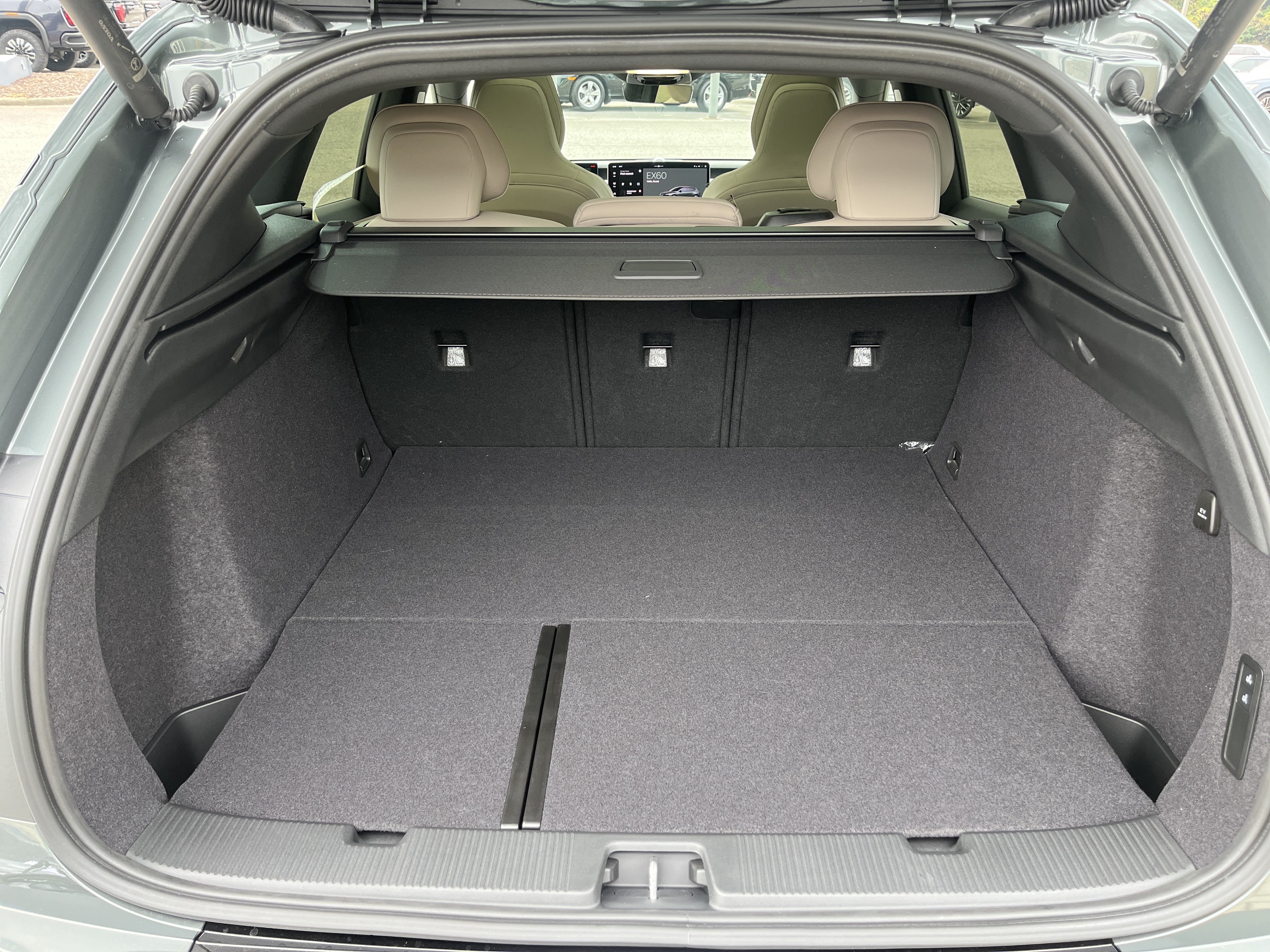 New 2027 Volvo EX60 Ultra AWD/4WD image 8