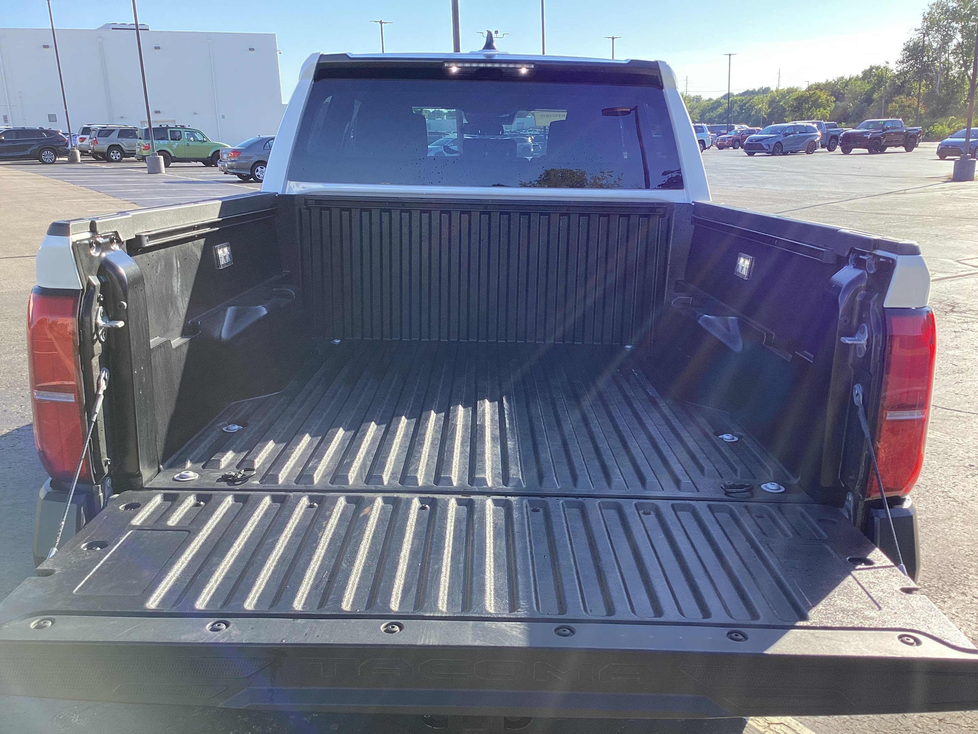 Certified 2025 Toyota Tacoma SR AWD/4WD image 26