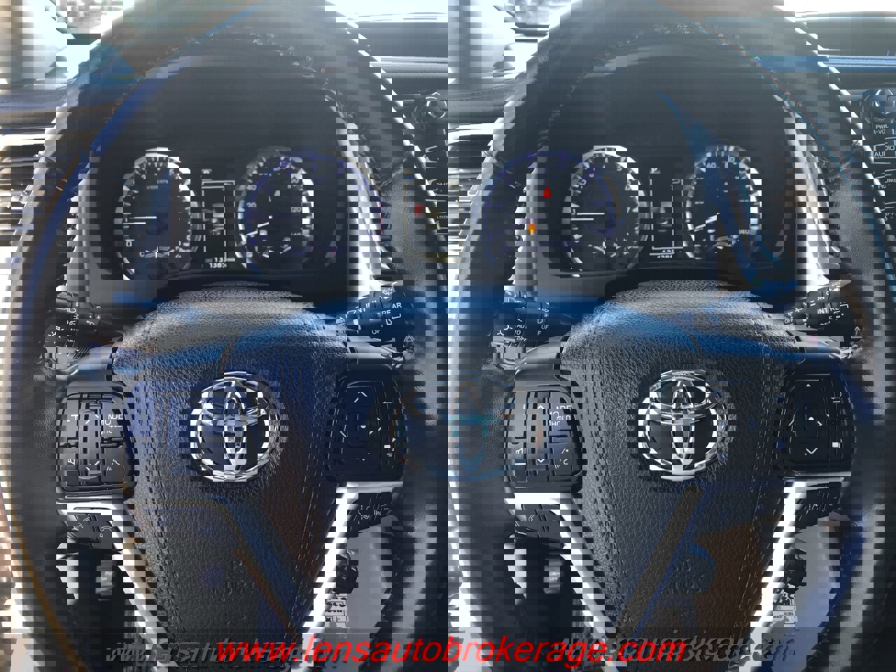 Used 2017 Toyota Highlander Plus image 13