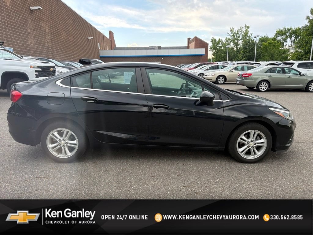 Used 2018 Chevrolet Cruze LT FWD image 1