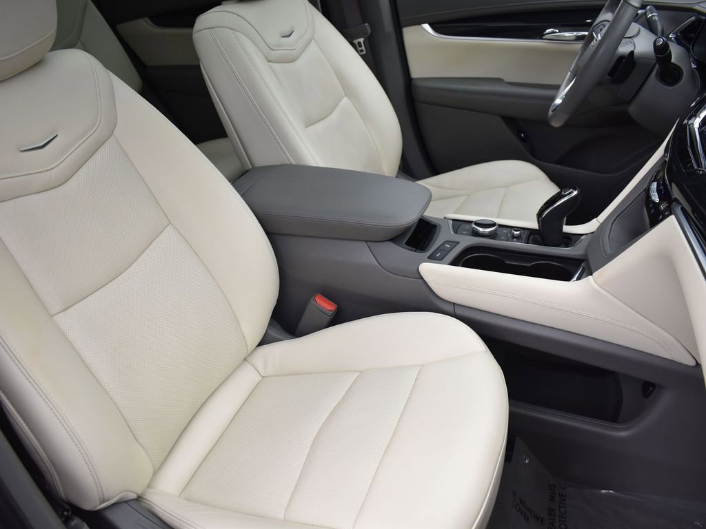 Certified 2023 Cadillac XT6 Premium Luxury w/ LPO, Floor Liner Package image 36