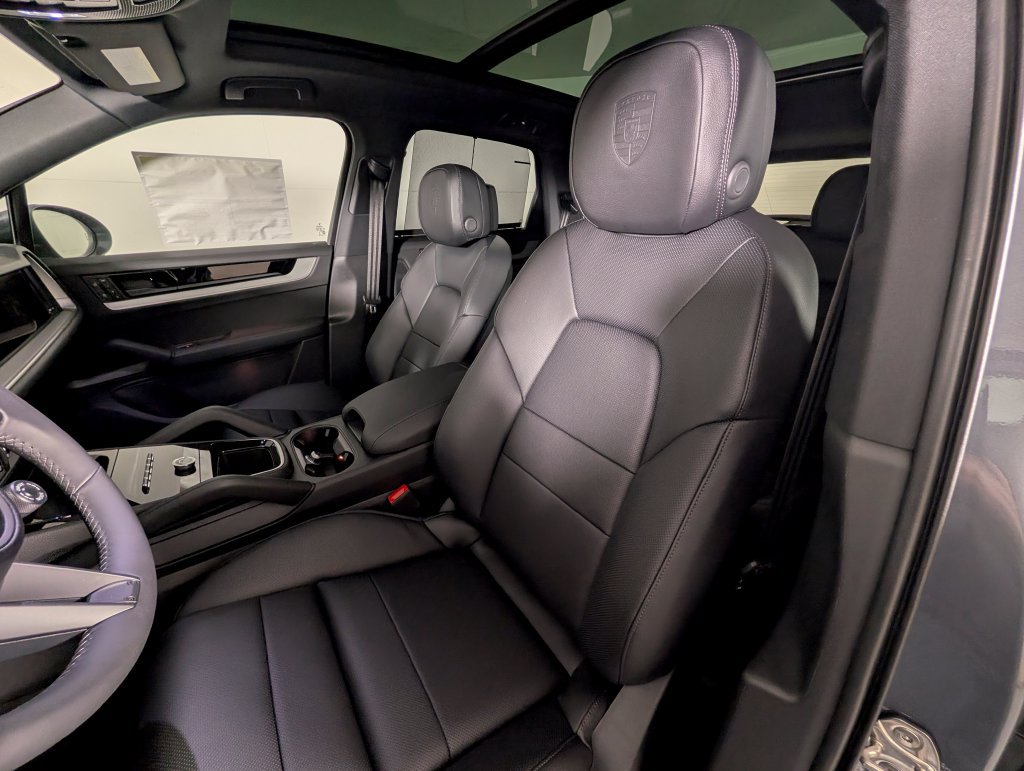 New 2026 Porsche Cayenne E-Hybrid AWD/4WD image 5