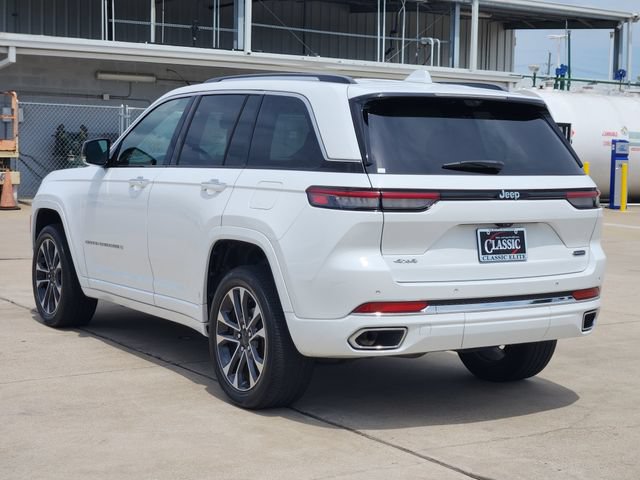 Used 2022 Jeep Grand Cherokee Overland w/ Luxury Tech Group IV AWD/4WD image 5
