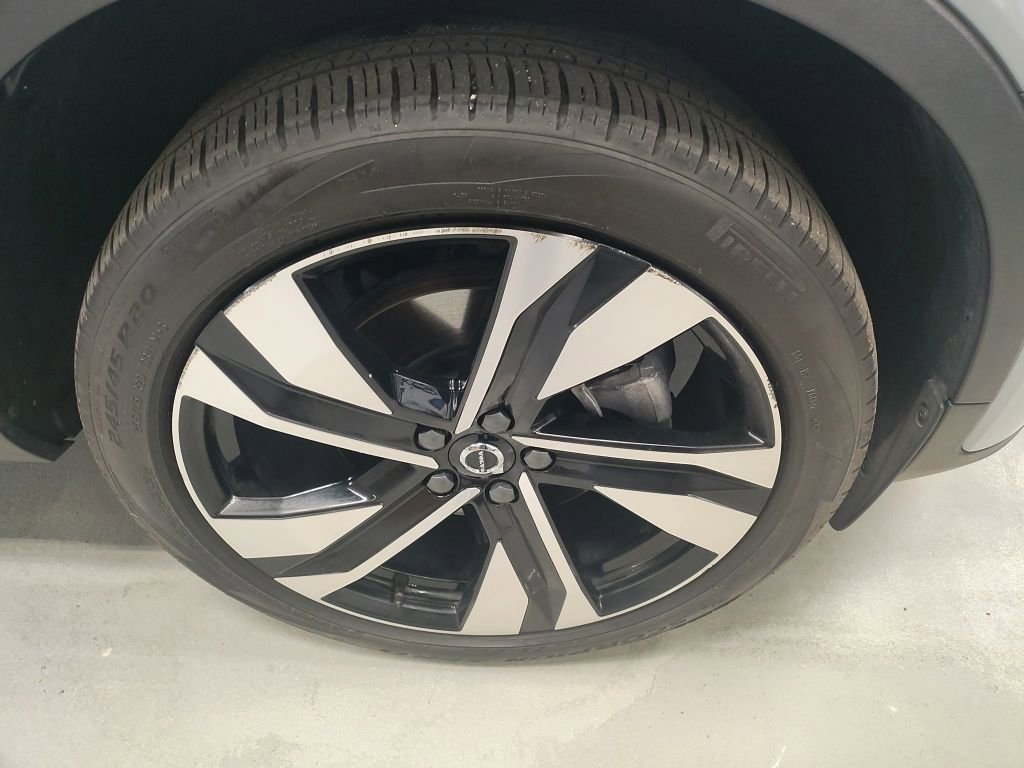 Used 2024 Volvo XC40 B5 Ultimate w/ Climate Package AWD/4WD image 4