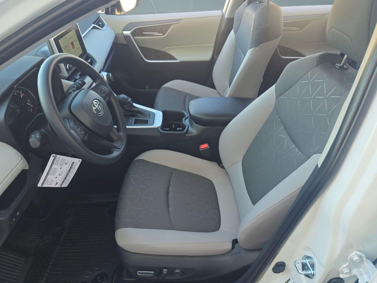 New 2025 Toyota RAV4 XLE w/ Convenience Package image 4