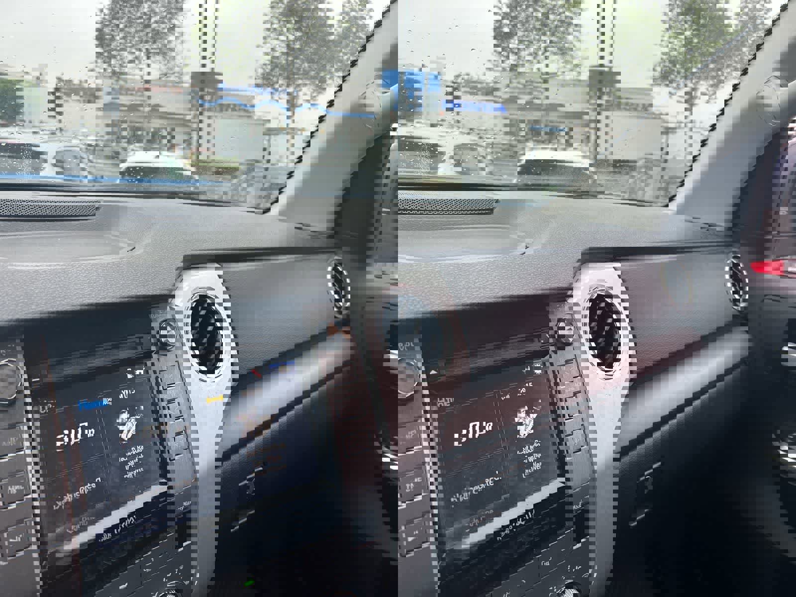 Used 2017 Toyota Tundra SR5 w/ SR5 Upgrade Package image 27