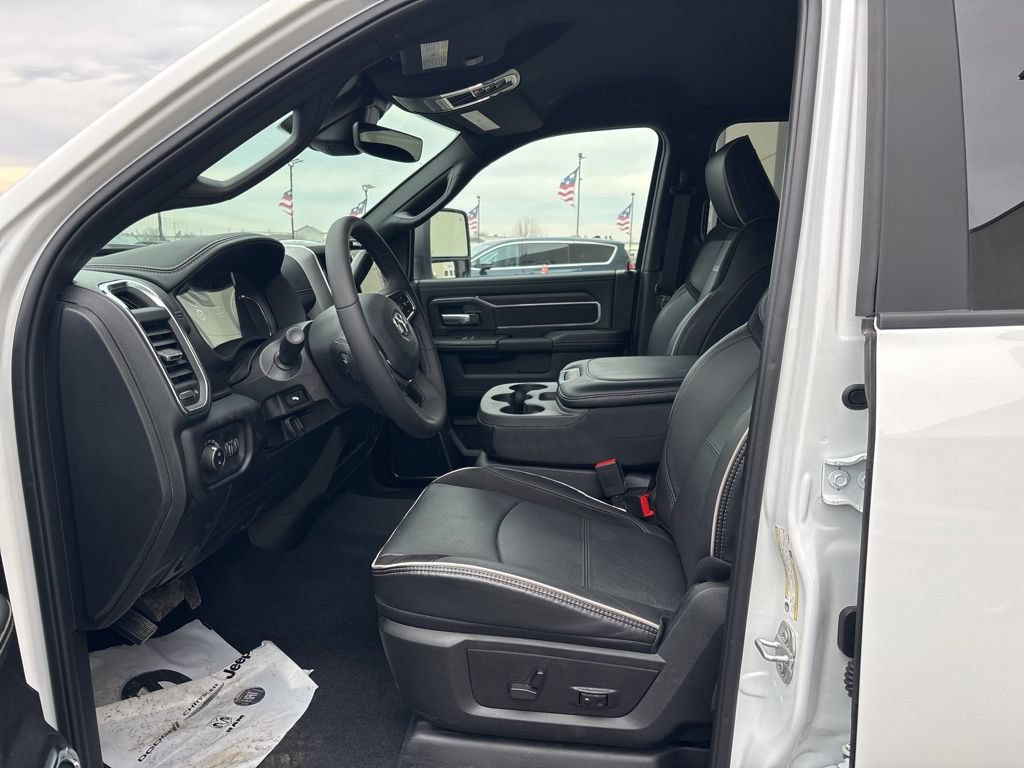 Used 2026 RAM 2500 Laramie AWD/4WD image 15