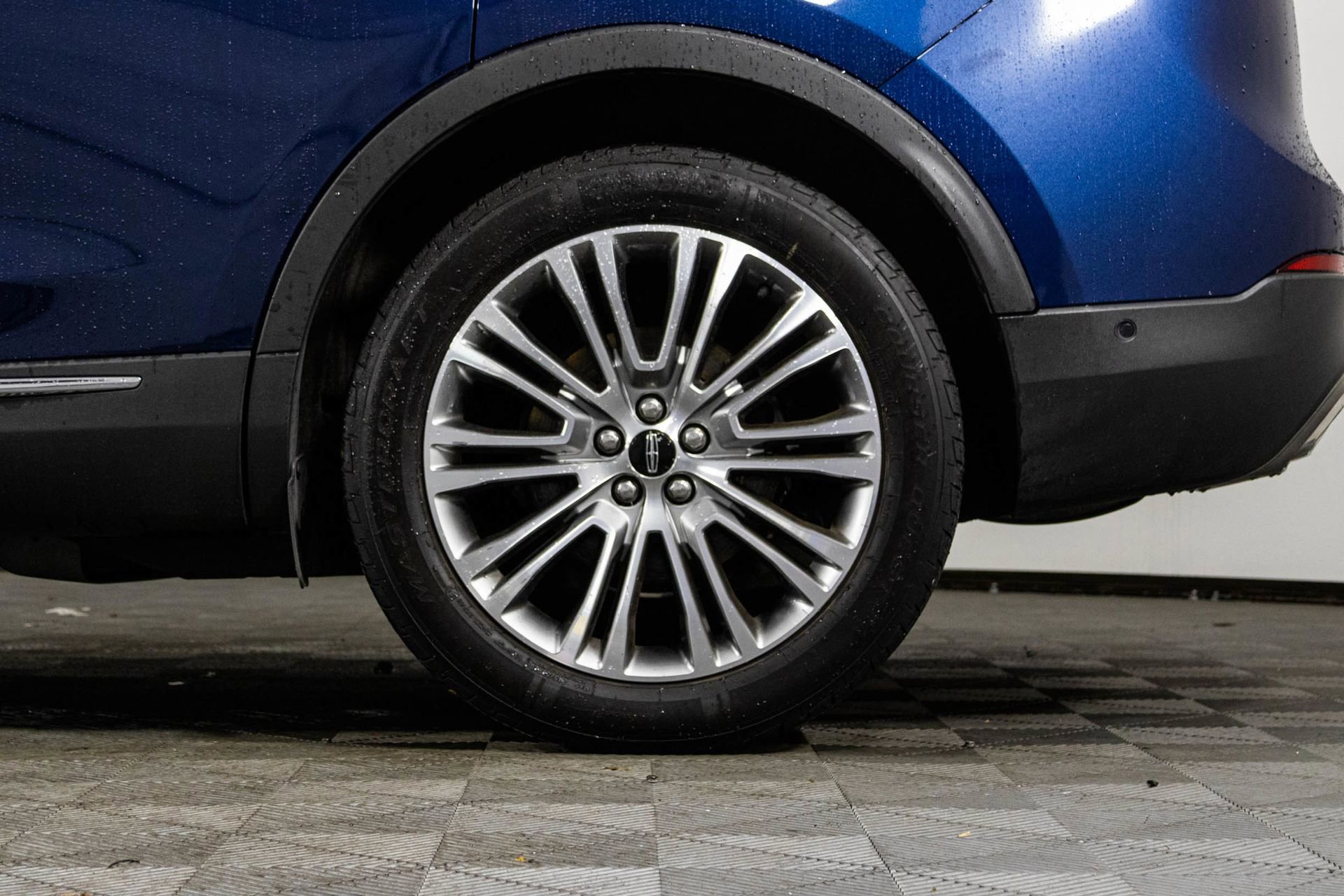 Used 2017 Lincoln MKX Reserve image 44