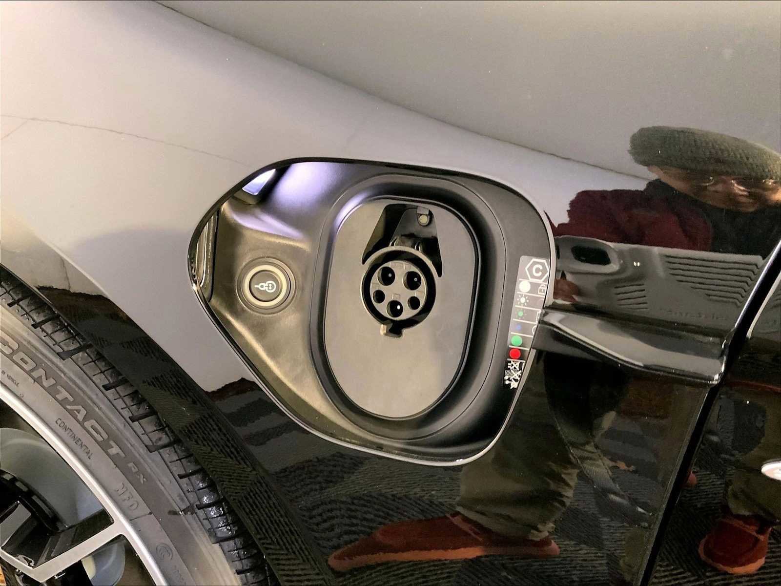 New 2026 Porsche Taycan image 22