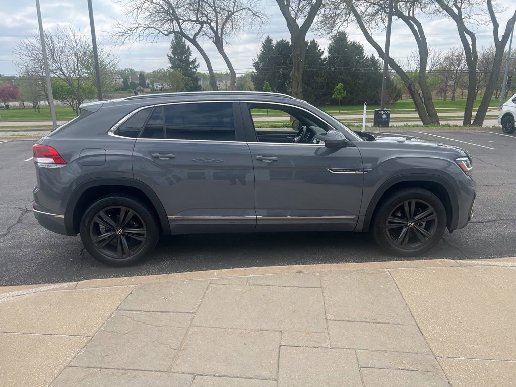Used 2022 Volkswagen Atlas Cross Sport SEL R-Line AWD/4WD image 7