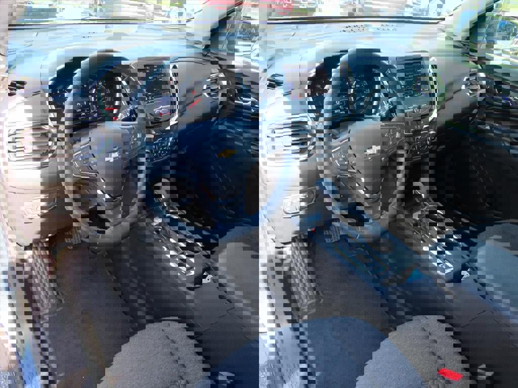 Used 2024 Chevrolet Equinox LT image 16